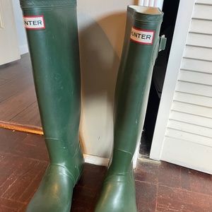Hunter Tall Rain Boots like new!